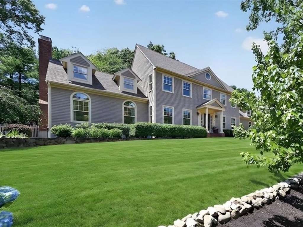 70 Holly Berry Lane, Hanover, Massachusetts, 3 Bedrooms Bedrooms, 10 Rooms Rooms,3.5 BathroomsBathrooms,Residential,For Sale,Holly Berry Lane,73541978