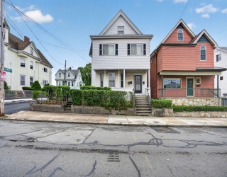 549 Main St, Medford, Massachusetts, 6 Bedrooms Bedrooms, 13 Rooms Rooms,2.5 BathroomsBathrooms,Residential Income,For Sale,Main St,73542062