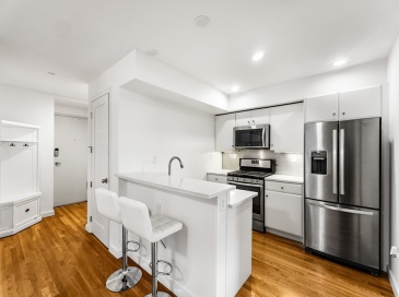 125 B St, Boston, Massachusetts, 2 Bedrooms Bedrooms, 4 Rooms Rooms,2 BathroomsBathrooms,Residential,For Sale,B St,73475078