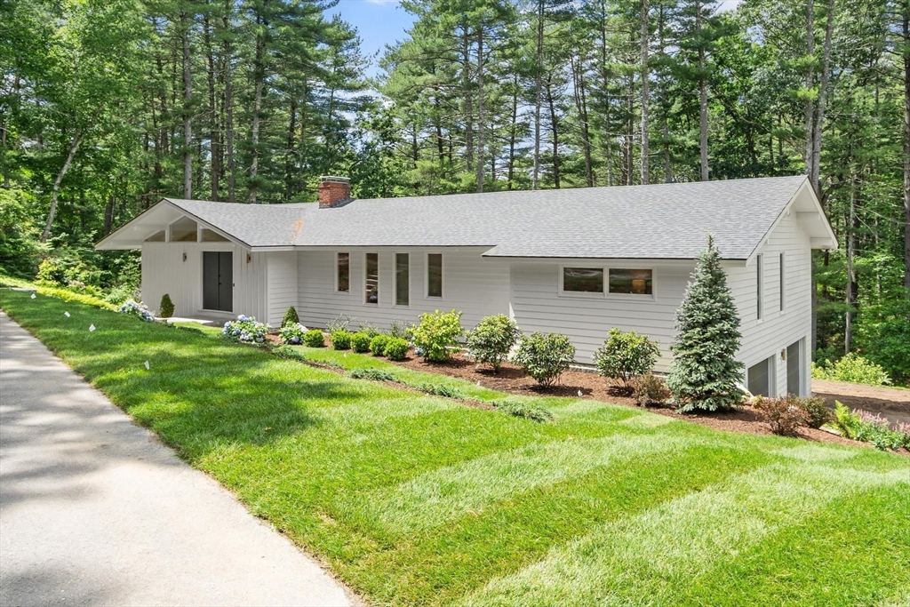 23 Revolutionary Road, Concord, Massachusetts, 3 Bedrooms Bedrooms, 7 Rooms Rooms,3 BathroomsBathrooms,Residential,For Sale,Revolutionary Road,73542078