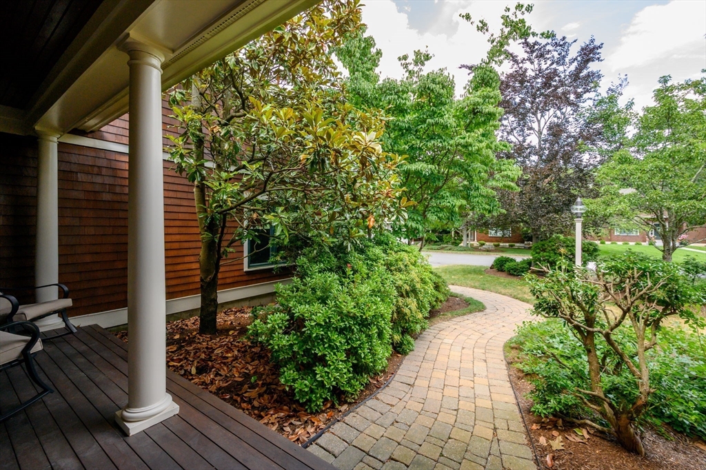 45 Clubhouse Drive, Hingham, Massachusetts, 3 Bedrooms Bedrooms, 9 Rooms Rooms,3.5 BathroomsBathrooms,Residential,For Sale,Clubhouse Drive,73542116