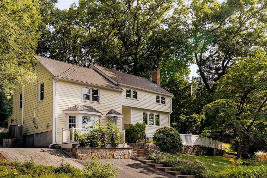 119 Ridge Street, Arlington, Massachusetts, 5 Bedrooms Bedrooms, 10 Rooms Rooms,2.5 BathroomsBathrooms,Residential,For Sale,Ridge Street,73542160