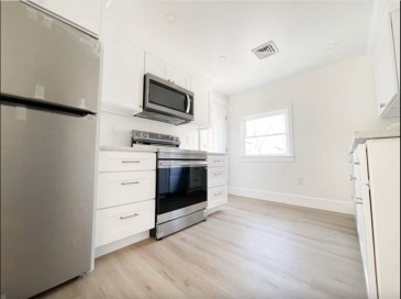 735 Commercial St., Weymouth, Massachusetts, 1 Bedroom Bedrooms, 5 Rooms Rooms,1 BathroomBathrooms,Residential Lease,For Rent,Commercial St.,73542158