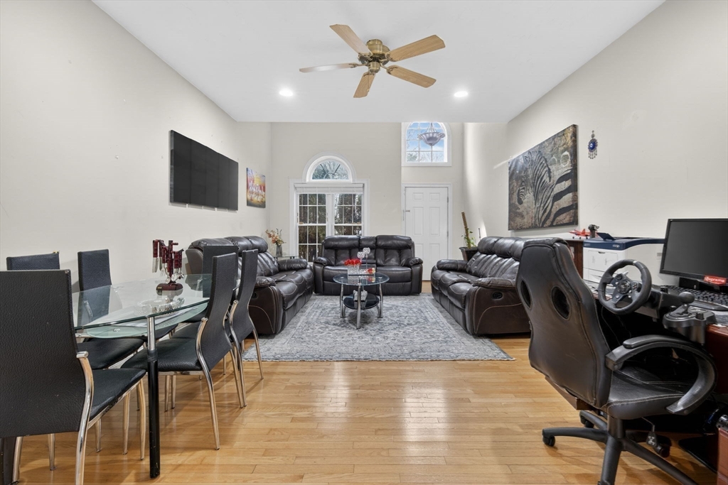 1 Knowlton Circle, Upton, Massachusetts, 4 Bedrooms Bedrooms, 9 Rooms Rooms,2.5 BathroomsBathrooms,Residential,For Sale,Knowlton Circle,73487287