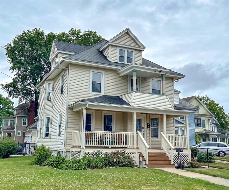 573 White St, Springfield, Massachusetts, 4 Bedrooms Bedrooms, 7 Rooms Rooms,1.5 BathroomsBathrooms,Residential,For Sale,White St,73542115