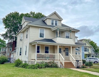 573 White St, Springfield, Massachusetts, 4 Bedrooms Bedrooms, 7 Rooms Rooms,1.5 BathroomsBathrooms,Residential,For Sale,White St,73542115