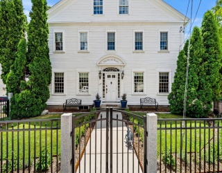 199 Main St, Medway, Massachusetts, 4 Bedrooms Bedrooms, 8 Rooms Rooms,3.5 BathroomsBathrooms,Residential,For Sale,Main St,73542151
