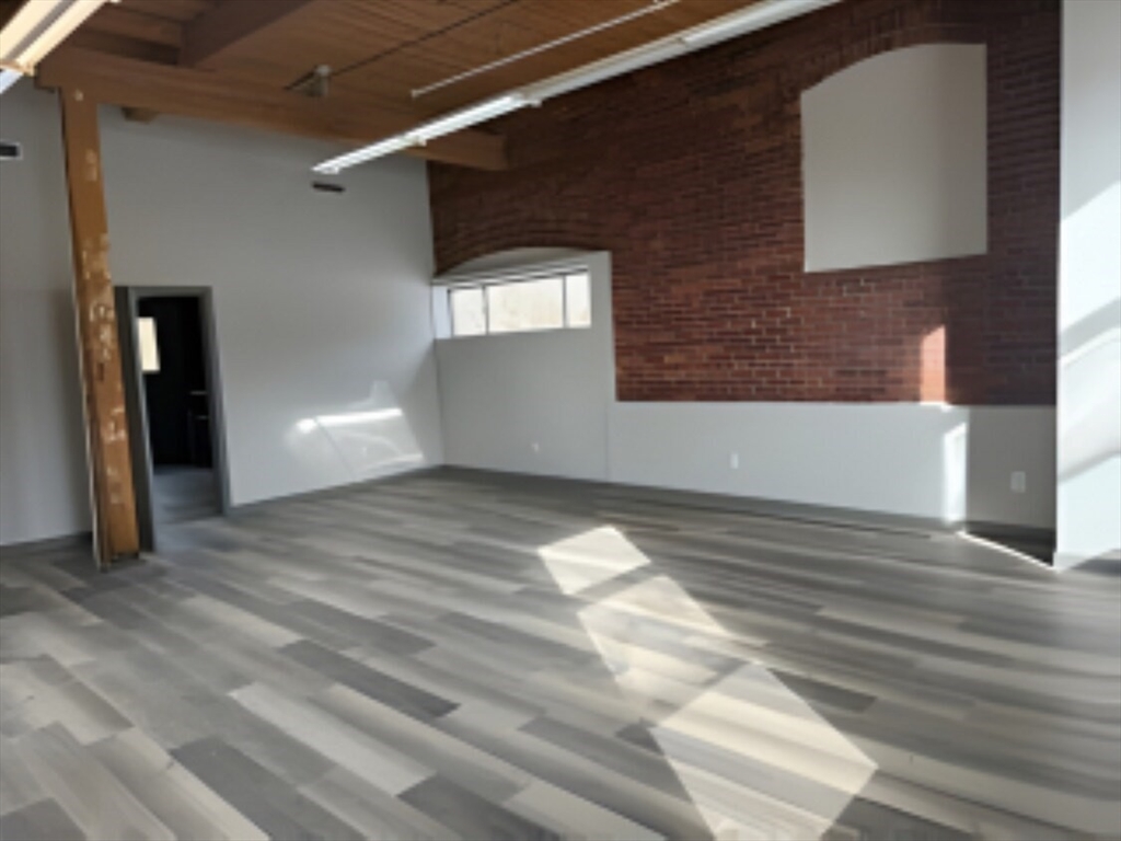 60 Pine St, Methuen, Massachusetts, ,Commercial Lease,For Rent,Pine St,73542216