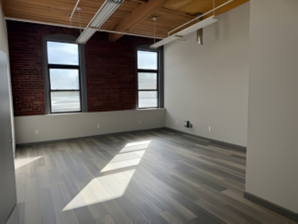 60 Pine St, Methuen, Massachusetts, ,Commercial Lease,For Rent,Pine St,73542220