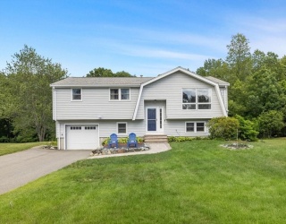 138 Kotlik St, Stoughton, Massachusetts, 4 Bedrooms Bedrooms, 6 Rooms Rooms,2.5 BathroomsBathrooms,Residential,For Sale,Kotlik St,73542067