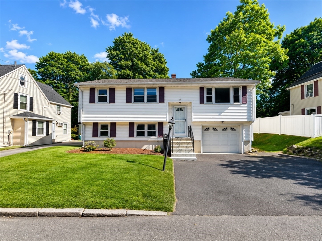 66 Harrison Ave, Woburn, Massachusetts, 4 Bedrooms Bedrooms, 6 Rooms Rooms,2 BathroomsBathrooms,Residential Lease,For Rent,Harrison Ave,73542188