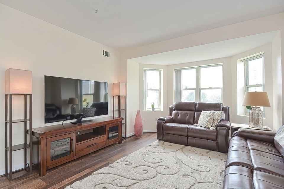 1 Cityview Ln, Quincy, Massachusetts, 2 Bedrooms Bedrooms, 5 Rooms Rooms,2 BathroomsBathrooms,Residential Lease,For Rent,Cityview Ln,73542226