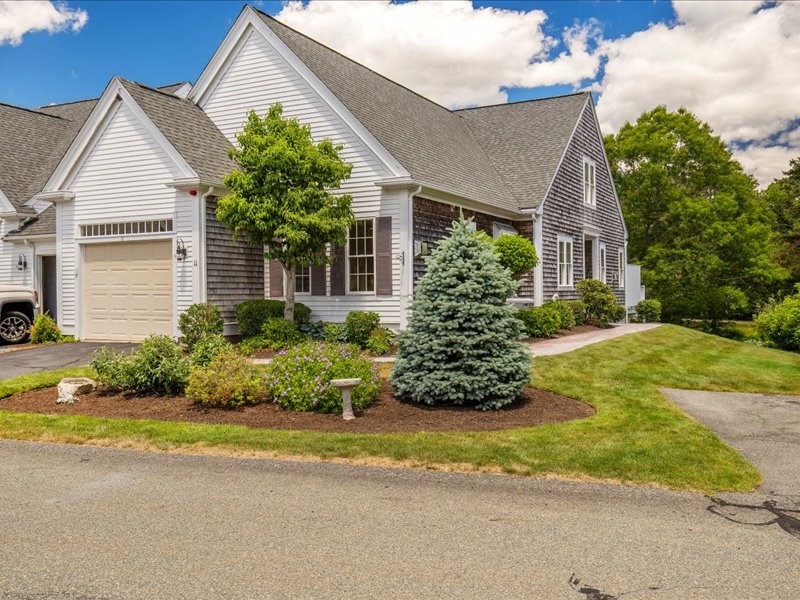 11 Stratford Ridge, Mashpee, Massachusetts, 3 Bedrooms Bedrooms, 12 Rooms Rooms,3.5 BathroomsBathrooms,Residential,For Sale,Stratford Ridge,73542193