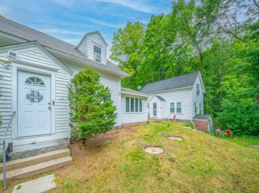 15-17 Pleasant St, Lunenburg, Massachusetts, 4 Bedrooms Bedrooms, 11 Rooms Rooms,2 BathroomsBathrooms,Residential,For Sale,Pleasant St,73542190