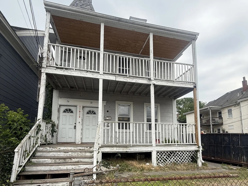 74-76 Walker St, Lowell, Massachusetts, 7 Bedrooms Bedrooms, 15 Rooms Rooms,2 BathroomsBathrooms,Residential Income,For Sale,Walker St,73541984