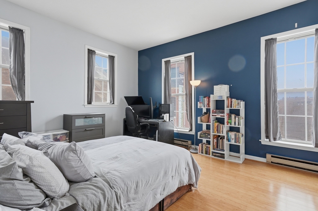 219 Central St, Lowell, Massachusetts, 1 Bedroom Bedrooms, 3 Rooms Rooms,1 BathroomBathrooms,Residential,For Sale,Central St,73541988