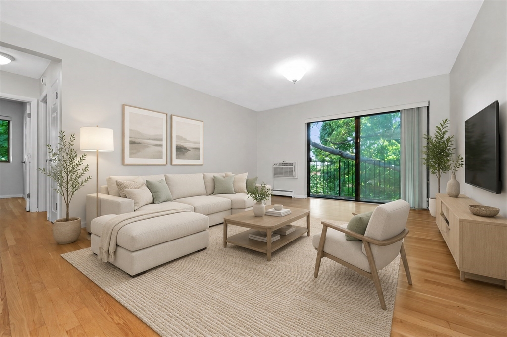 10 Linda Lane, Boston, Massachusetts, 2 Bedrooms Bedrooms, 4 Rooms Rooms,1 BathroomBathrooms,Residential,For Sale,Linda Lane,73542025
