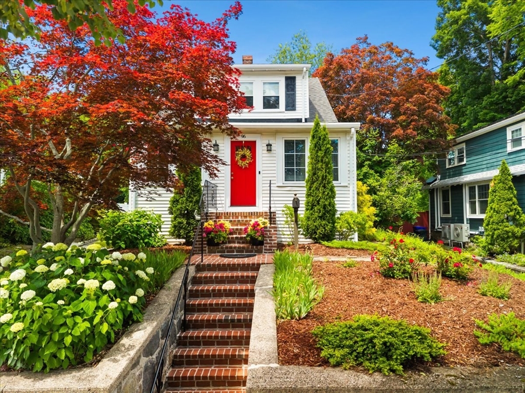 96 Montclair Ave, Boston, Massachusetts, 2 Bedrooms Bedrooms, 7 Rooms Rooms,1.5 BathroomsBathrooms,Residential,For Sale,Montclair Ave,73542030