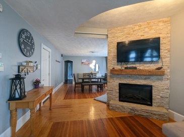 74 Bayswater Street, Boston, Massachusetts, 3 Bedrooms Bedrooms, 5 Rooms Rooms,1 BathroomBathrooms,Residential Lease,For Rent,Bayswater Street,73542104