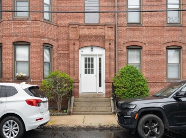 86 Walnut St, Boston, Massachusetts, 2 Bedrooms Bedrooms, 5 Rooms Rooms,1.5 BathroomsBathrooms,Residential,For Sale,Walnut St,73542146