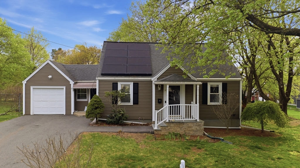 14 Lexington Street, Franklin, Massachusetts, 4 Bedrooms Bedrooms, 8 Rooms Rooms,2 BathroomsBathrooms,Residential,For Sale,Lexington Street,73514598