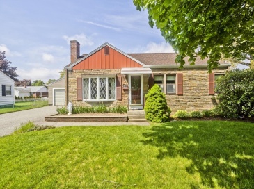 111 Woodcrest Circle, Chicopee, Massachusetts, 3 Bedrooms Bedrooms, 5 Rooms Rooms,1 BathroomBathrooms,Residential,For Sale,Woodcrest Circle,73516394