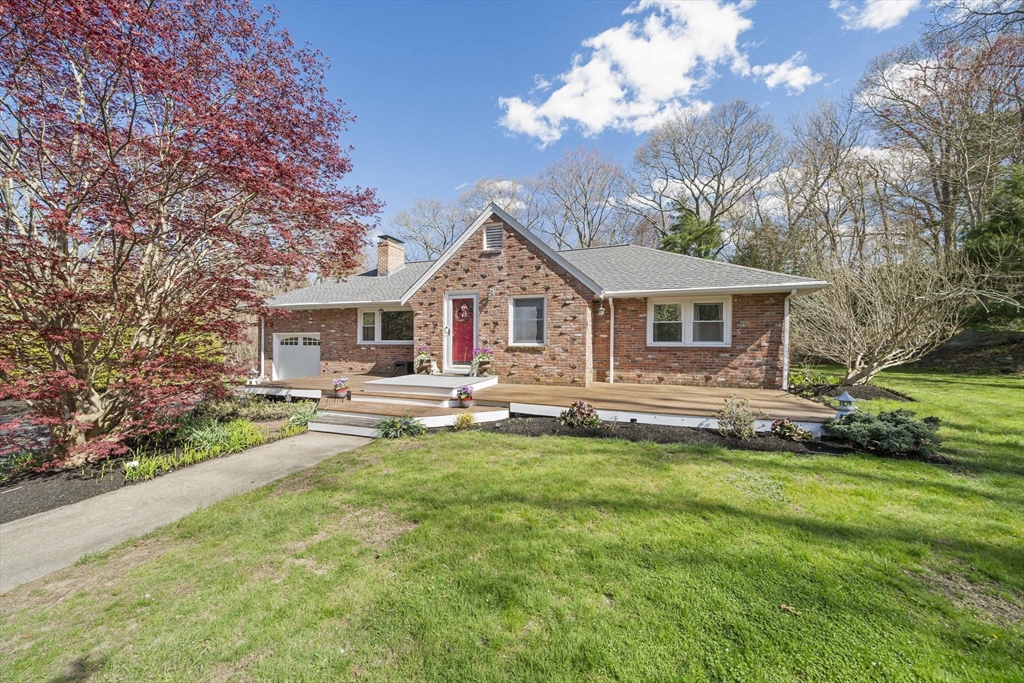12 Talarico Lane, Cohasset, Massachusetts, 3 Bedrooms Bedrooms, 7 Rooms Rooms,2 BathroomsBathrooms,Residential,For Sale,Talarico Lane,73513536