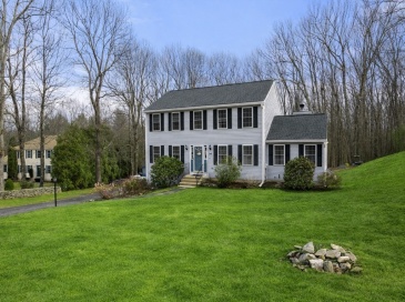 16 Brooke Haven Drive, Rutland, Massachusetts, 3 Bedrooms Bedrooms, 11 Rooms Rooms,2.5 BathroomsBathrooms,Residential,For Sale,Brooke Haven Drive,73494270