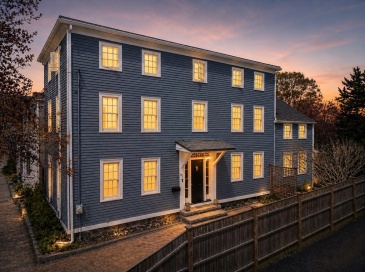 21 Purchase St, Newburyport, Massachusetts, 4 Bedrooms Bedrooms, 8 Rooms Rooms,3.5 BathroomsBathrooms,Residential,For Sale,Purchase St,73513220