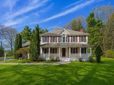 5 Chestnut St, Plainville, Massachusetts, 4 Bedrooms Bedrooms, 7 Rooms Rooms,2.5 BathroomsBathrooms,Residential,For Sale,Chestnut St,73517631