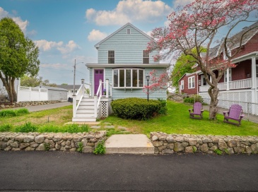 8 Blake Ct, Gloucester, Massachusetts, 2 Bedrooms Bedrooms, 4 Rooms Rooms,1 BathroomBathrooms,Residential,For Sale,Blake Ct,73521316