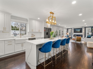 6 Ash St, Natick, Massachusetts, 3 Bedrooms Bedrooms, 9 Rooms Rooms,3.5 BathroomsBathrooms,Residential,For Sale,Ash St,73491632