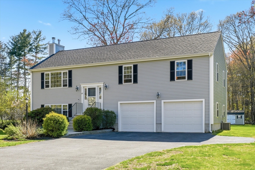 20 Fiske Ave, Upton, Massachusetts, 3 Bedrooms Bedrooms, 6 Rooms Rooms,2 BathroomsBathrooms,Residential,For Sale,Fiske Ave,73514020