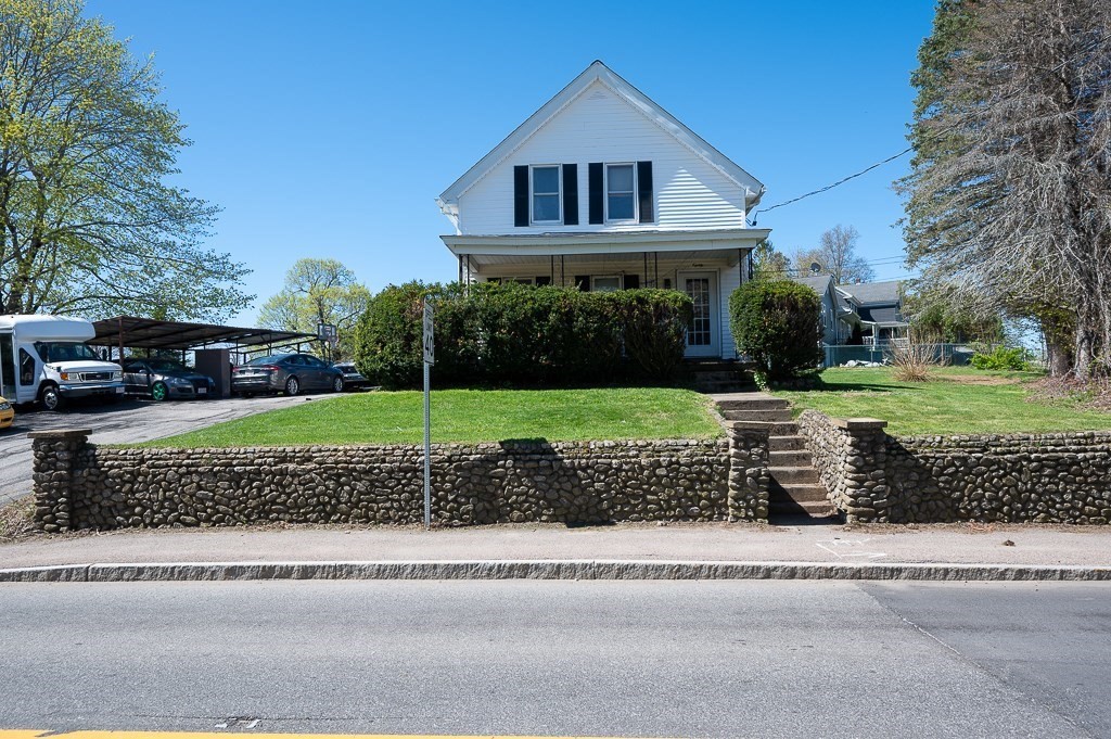 80 Maple St, Spencer, Massachusetts, 3 Bedrooms Bedrooms, 6 Rooms Rooms,1 BathroomBathrooms,Residential,For Sale,Maple St,73512705