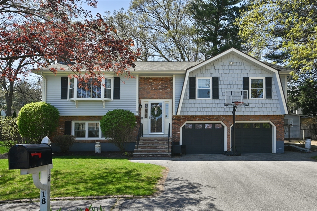 18 Aurele Cir, Reading, Massachusetts, 4 Bedrooms Bedrooms, 9 Rooms Rooms,2 BathroomsBathrooms,Residential,For Sale,Aurele Cir,73514194