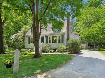 8 Grant Place, Lexington, Massachusetts, 5 Bedrooms Bedrooms, 8 Rooms Rooms,1.5 BathroomsBathrooms,Residential,For Sale,Grant Place,73521913
