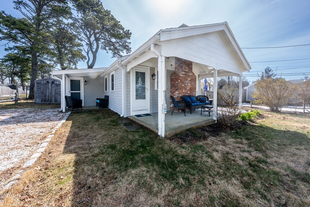 242 Old Wharf Rd, Dennis, Massachusetts, 2 Bedrooms Bedrooms, 4 Rooms Rooms,1 BathroomBathrooms,Residential,For Sale,Old Wharf Rd,73502674