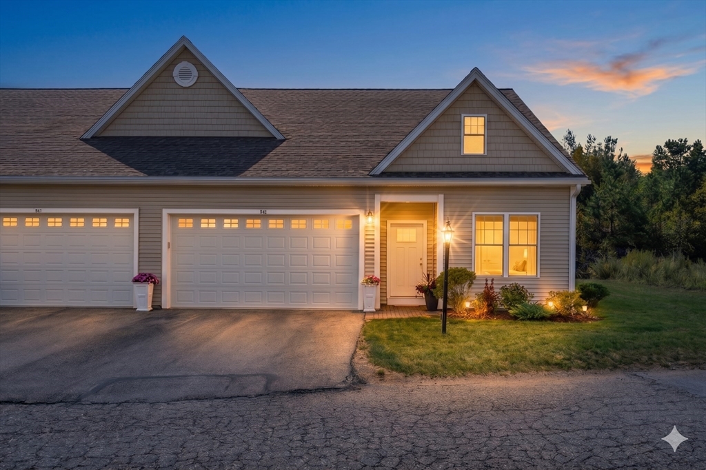 843 Ledgewood Way, Clinton, Massachusetts, 3 Bedrooms Bedrooms, 6 Rooms Rooms,3 BathroomsBathrooms,Residential,For Sale,Ledgewood Way,73483057
