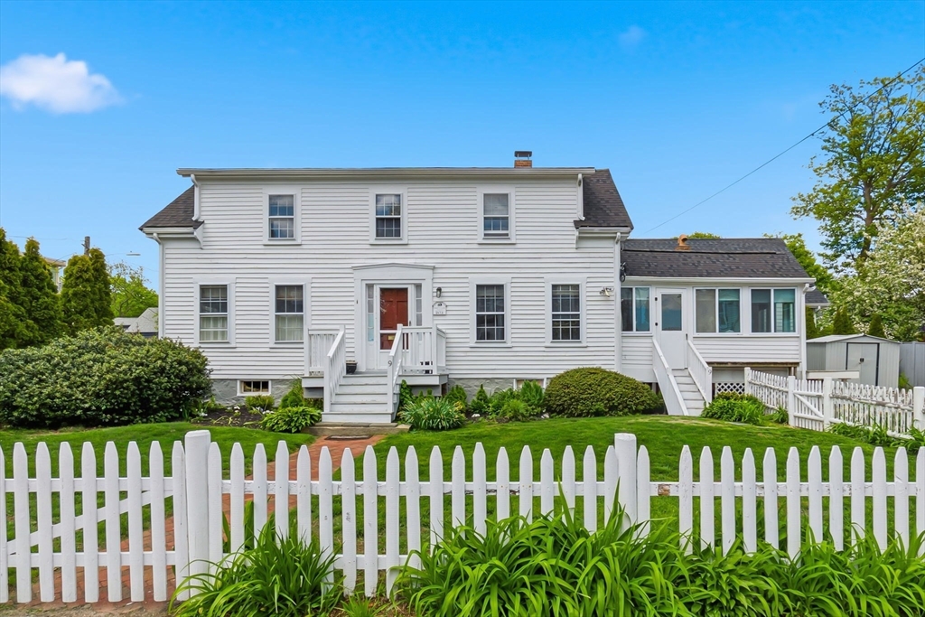 9 Mount Vernon, Marblehead, Massachusetts, 3 Bedrooms Bedrooms, 7 Rooms Rooms,2 BathroomsBathrooms,Residential,For Sale,Mount Vernon,73517771