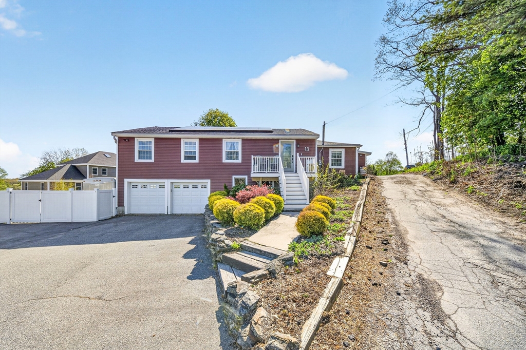 13 Mulcahy Lane, Billerica, Massachusetts, 3 Bedrooms Bedrooms, 7 Rooms Rooms,2 BathroomsBathrooms,Residential,For Sale,Mulcahy Lane,73513084