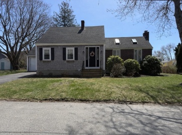1 Newton St, Dartmouth, Massachusetts, 3 Bedrooms Bedrooms, 9 Rooms Rooms,2.5 BathroomsBathrooms,Residential,For Sale,Newton St,73484053