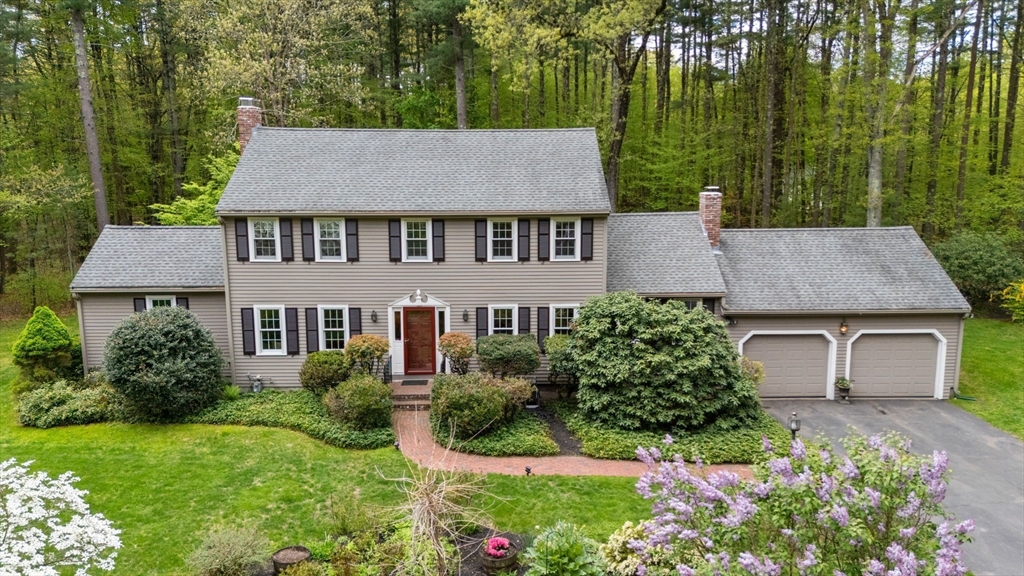 11 Barnet Road, Sudbury, Massachusetts, 4 Bedrooms Bedrooms, 10 Rooms Rooms,2.5 BathroomsBathrooms,Residential,For Sale,Barnet Road,73518552