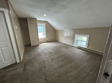564 Plymouth Ave, Fall River, Massachusetts, 1 Bedroom Bedrooms, 4 Rooms Rooms,1 BathroomBathrooms,Residential Lease,For Rent,Plymouth Ave,73539527