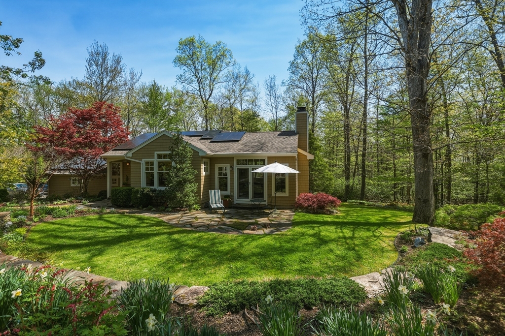 650 N Farms Rd, Northampton, Massachusetts, 4 Bedrooms Bedrooms, 9 Rooms Rooms,2.5 BathroomsBathrooms,Residential,For Sale,N Farms Rd,73514429