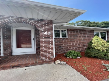 417 Brown St., Attleboro, Massachusetts, 2 Bedrooms Bedrooms, 8 Rooms Rooms,1.5 BathroomsBathrooms,Residential Lease,For Rent,Brown St.,73529799