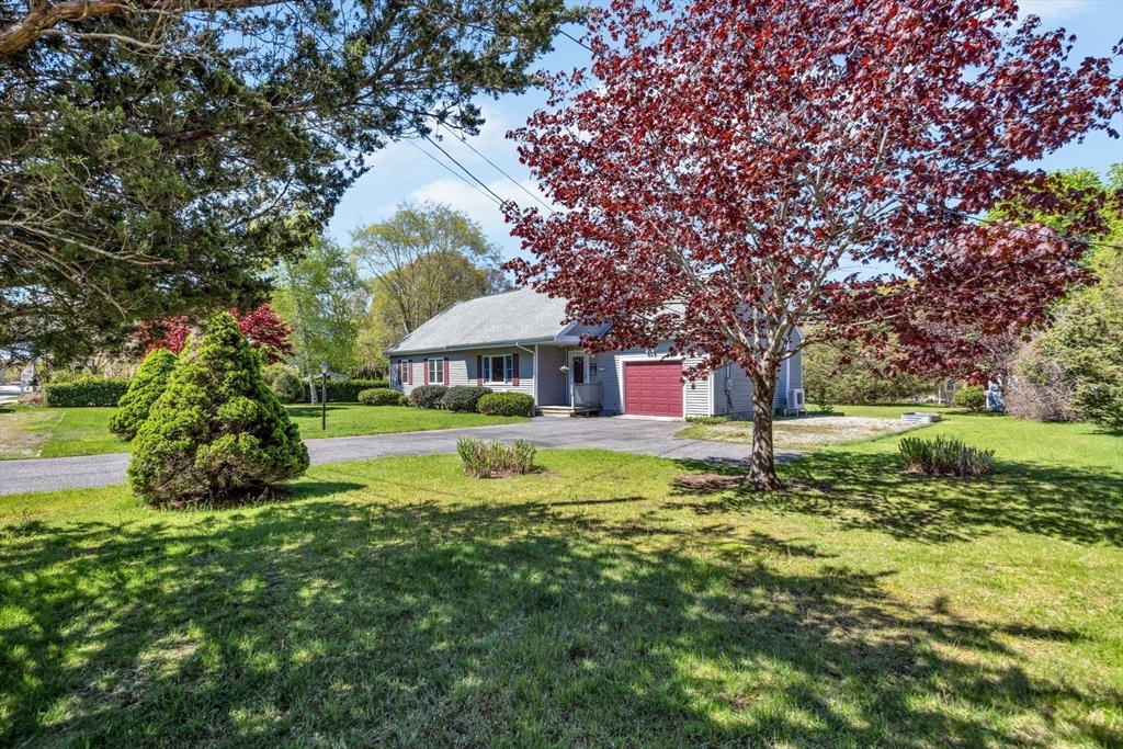 33 Thatchers Ln, Falmouth, Massachusetts, 3 Bedrooms Bedrooms, 6 Rooms Rooms,2 BathroomsBathrooms,Residential,For Sale,Thatchers Ln,73519494
