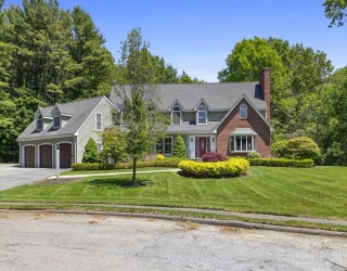3 Russell Rd, Lynnfield, Massachusetts, 4 Bedrooms Bedrooms, 9 Rooms Rooms,5.5 BathroomsBathrooms,Residential,For Sale,Russell Rd,73530797