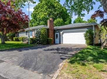 68 Redwood Rd, Somerset, Massachusetts, 2 Bedrooms Bedrooms, 6 Rooms Rooms,1 BathroomBathrooms,Residential,For Sale,Redwood Rd,73522498