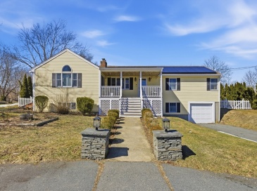 52 Viking Drive, Portsmouth, Rhode Island, 3 Bedrooms Bedrooms, 7 Rooms Rooms,3 BathroomsBathrooms,Residential,For Sale,Viking Drive,73522648 52 Viking Drive, Portsmouth, Rhode Island, 3 Bedrooms Bedrooms, 7 Rooms Rooms,3 BathroomsBathrooms,Residential,For Sale,Viking Drive,73522648