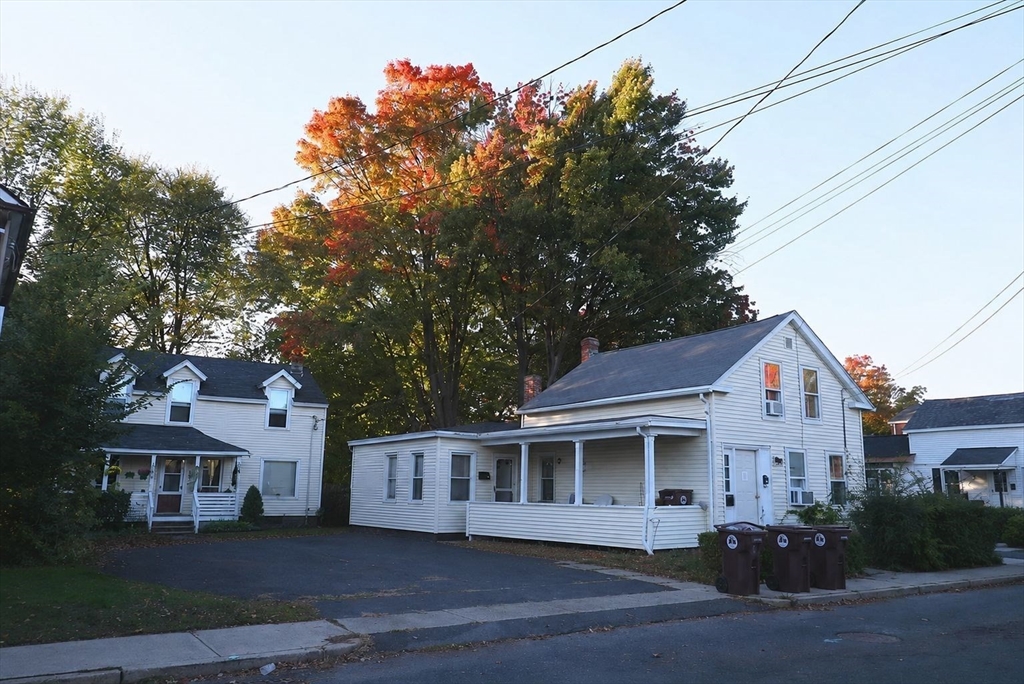 12 Cherry St, Westfield, Massachusetts, 6 Bedrooms Bedrooms, 17 Rooms Rooms,5 BathroomsBathrooms,Residential Income,For Sale,Cherry St,73542122